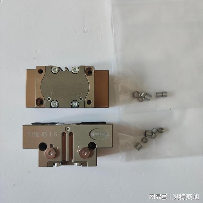 未来工业必备！气动抓手助力机器人码垛搬运一气呵成